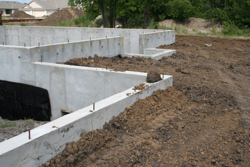 Foundation Wall Pouring in Dover, FL